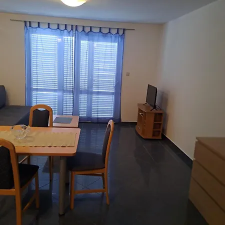 Zarok Apartman *